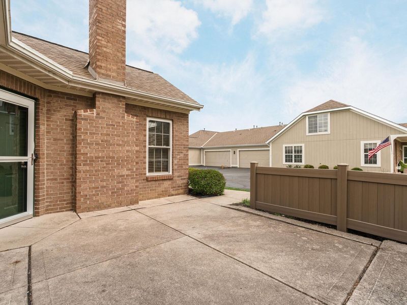 788 Windward Way, Unit 21, Columbus, OH 43230 Photo 3