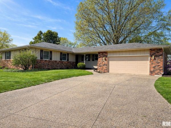 833 MADELYN Avenue, Macomb, IL 61455