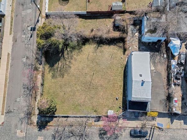 813 N 28TH STREET , CAMDEN, NJ 08105