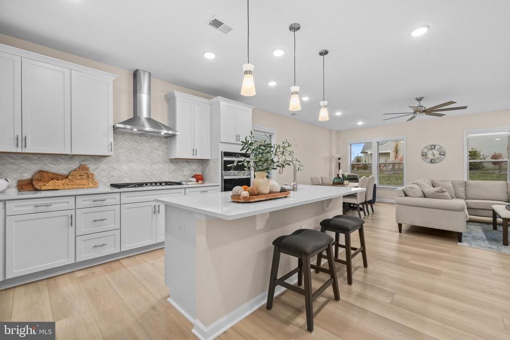 6266 Zinnia Lane, Haymarket, VA 20169 Main Photo