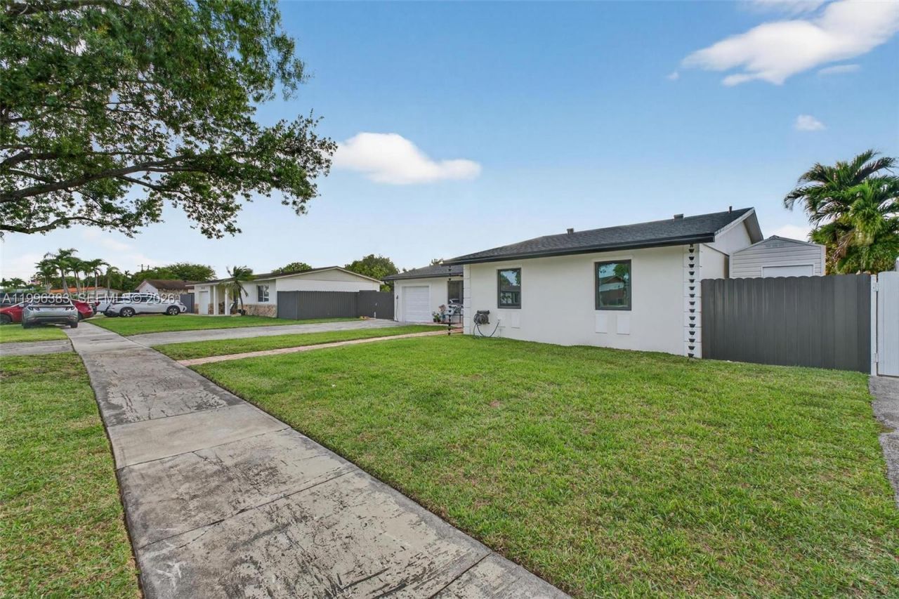 13441 SW 74th St, Miami, FL 33183 Photo