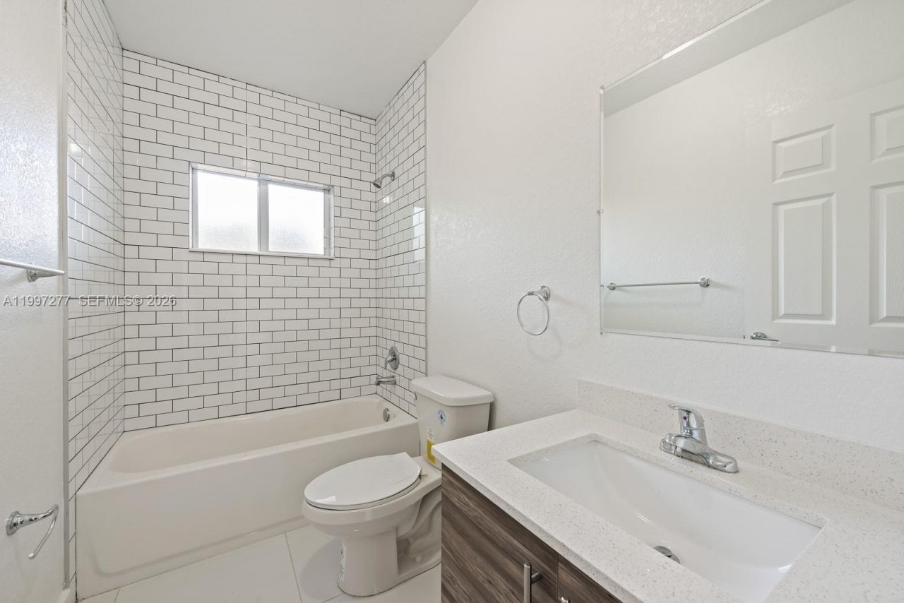 7940 NW 12th Ct, Unit B, Miami, FL 33147 Photo