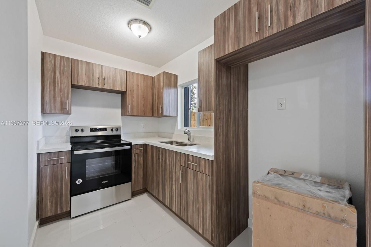 7940 NW 12th Ct, Unit B, Miami, FL 33147 Photo