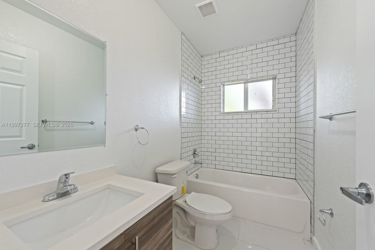 7940 NW 12th Ct, Unit B, Miami, FL 33147 Photo