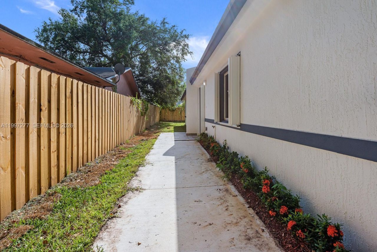 7940 NW 12th Ct, Unit B, Miami, FL 33147 Photo