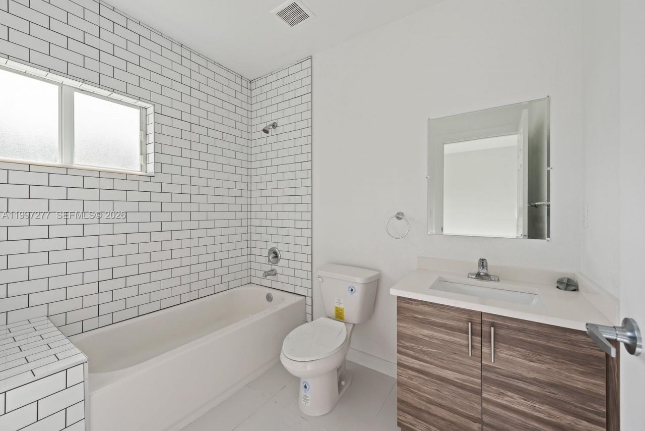 7940 NW 12th Ct, Unit B, Miami, FL 33147 Photo