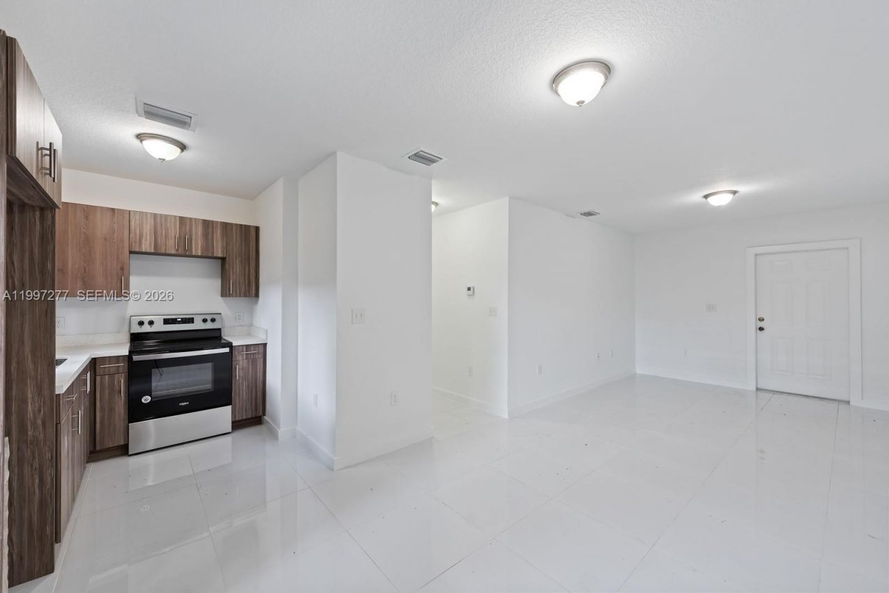 7940 NW 12th Ct, Unit B, Miami, FL 33147 Photo