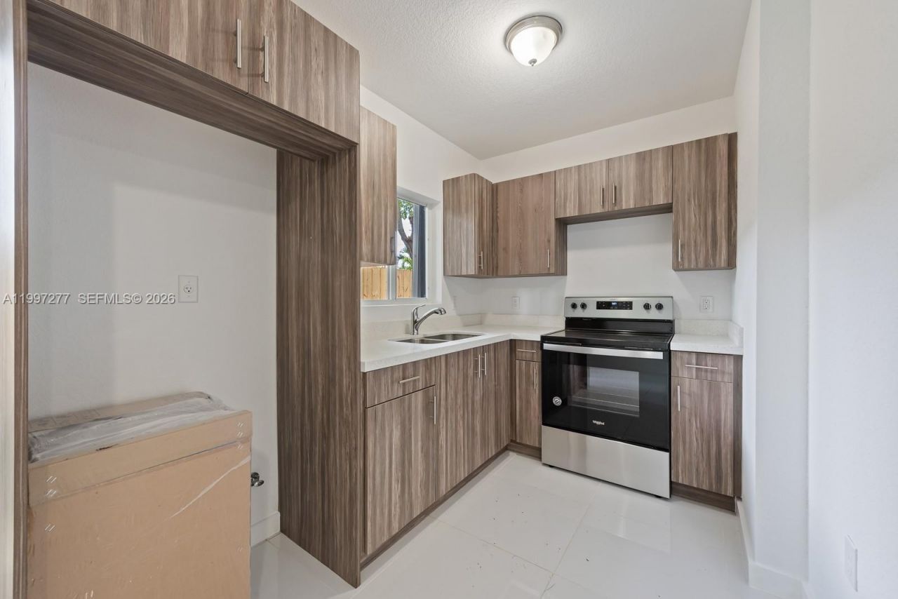 7940 NW 12th Ct, Unit B, Miami, FL 33147 Photo