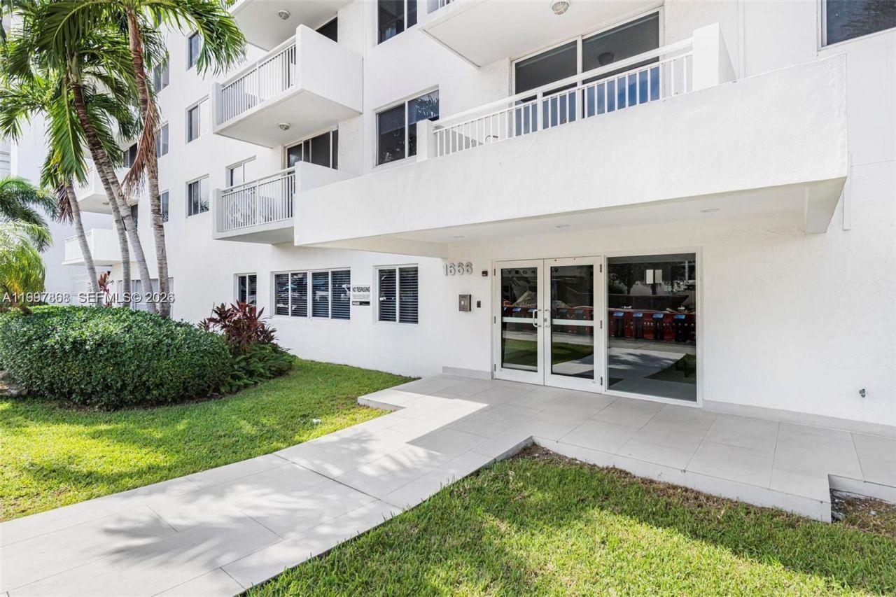 1666 West Ave, Unit 305, Miami Beach, FL 33139 Photo