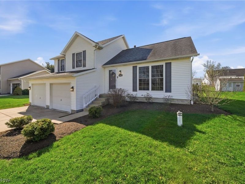 2382 Mount Pleasant Street NE, Canton, OH 44721 Photo 2