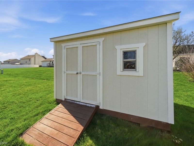 2382 Mount Pleasant Street NE, Canton, OH 44721 Photo 32