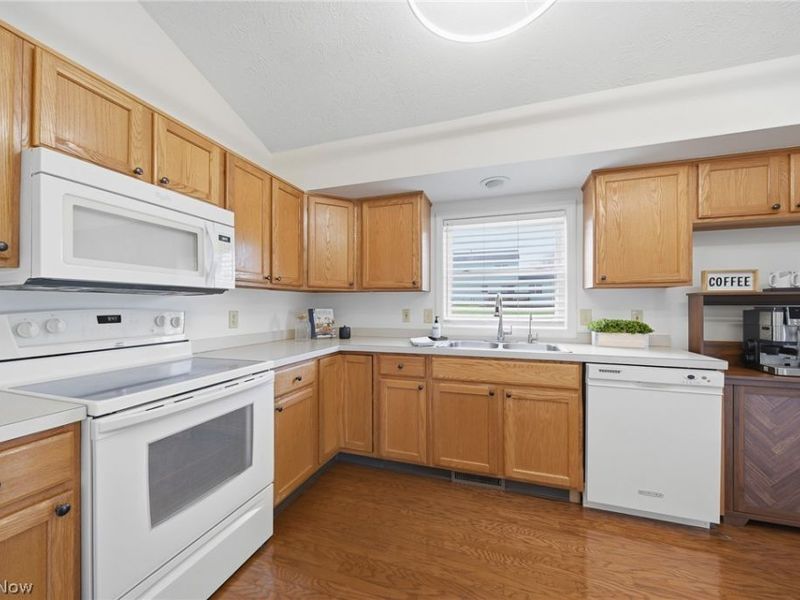 2382 Mount Pleasant Street NE, Canton, OH 44721 Photo 6