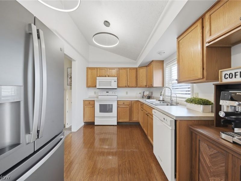 2382 Mount Pleasant Street NE, Canton, OH 44721 Photo 8