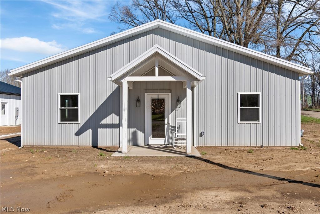 515 Pine Street NW, Beach City, OH 44608