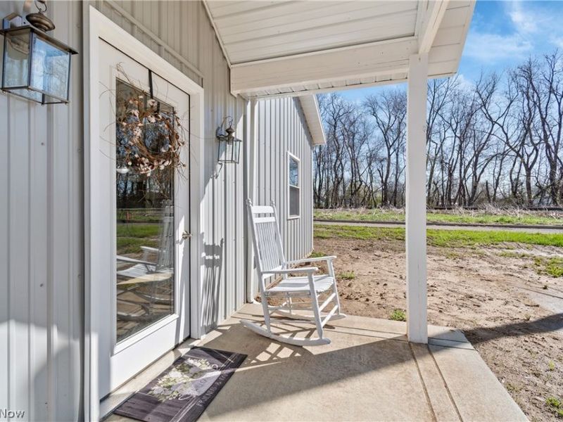 515 Pine Street NW, Beach City, OH 44608 Photo 2