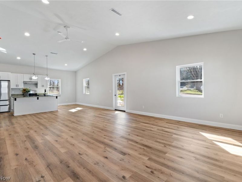 515 Pine Street NW, Beach City, OH 44608 Photo 4