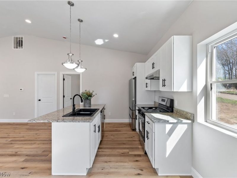 515 Pine Street NW, Beach City, OH 44608 Photo 8