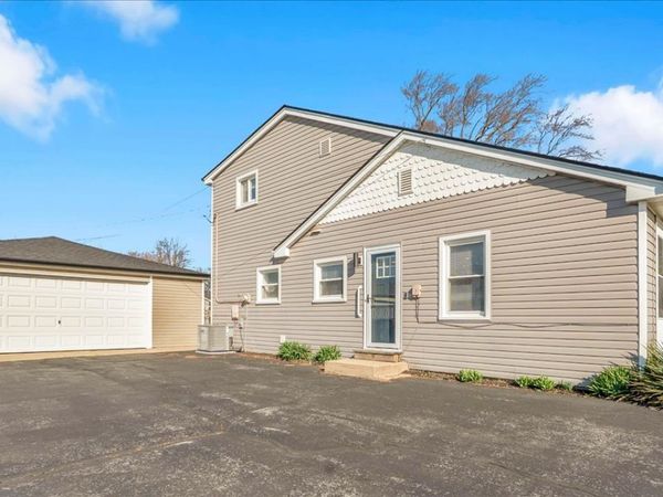 8738 Newland Avenue , Oak Lawn, IL 60453