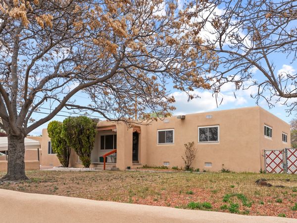 101 Lugar De Oro, Santa Fe, NM 87501