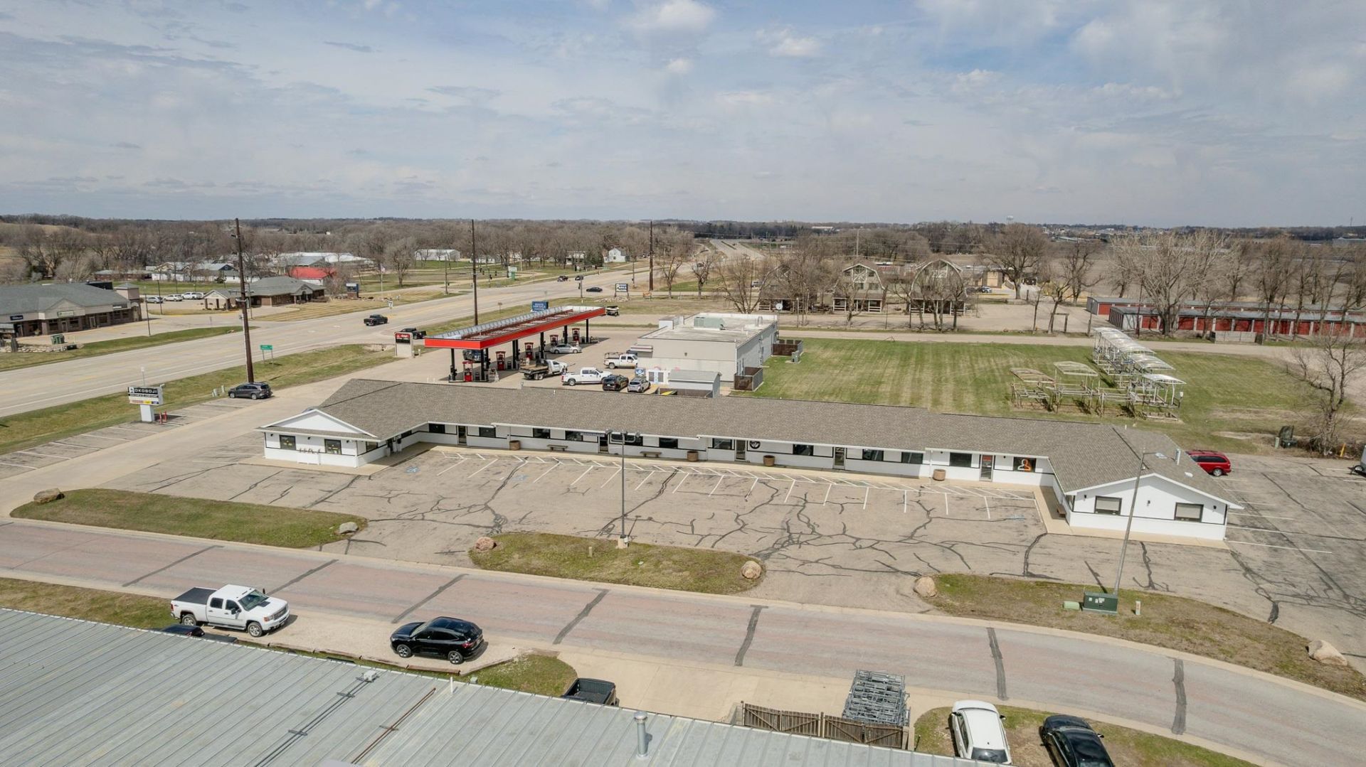 1008 Eastview Ave., Okoboji, IA 51355 Main Photo