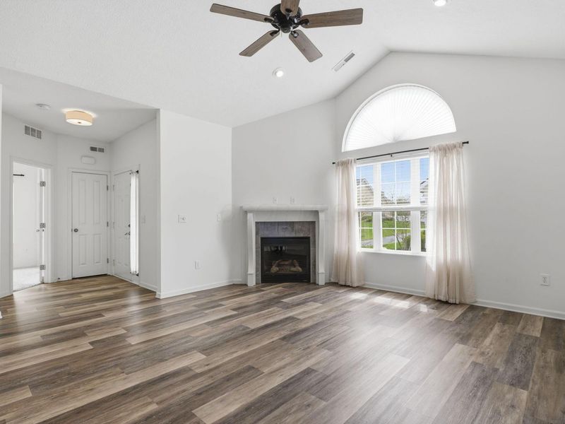 8050 Flint Run Place , Columbus, OH 43235 Photo 4