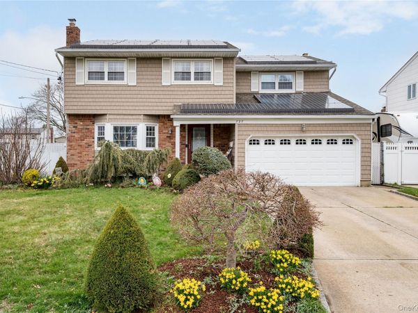 727 Outlook Avenue, West Babylon, NY 11704