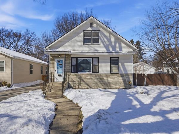 1407 10th Street S, Fargo, ND 58103
