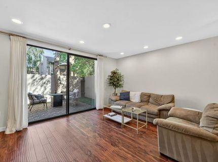 878 Woodside Ln #2, Unit 2, Sacramento, CA 95825 Photo