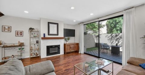 878 Woodside Ln #2, Unit 2, Sacramento, CA 95825 Photo