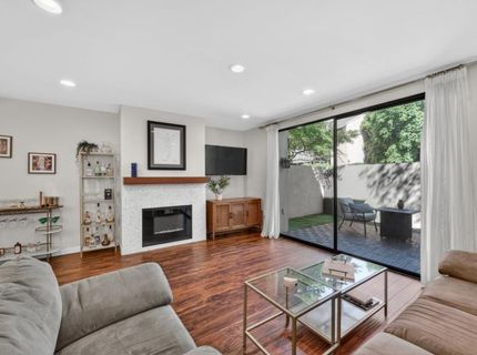 878 Woodside Ln #2, Unit 2, Sacramento, CA 95825 Photo