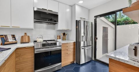 878 Woodside Ln #2, Unit 2, Sacramento, CA 95825 Photo