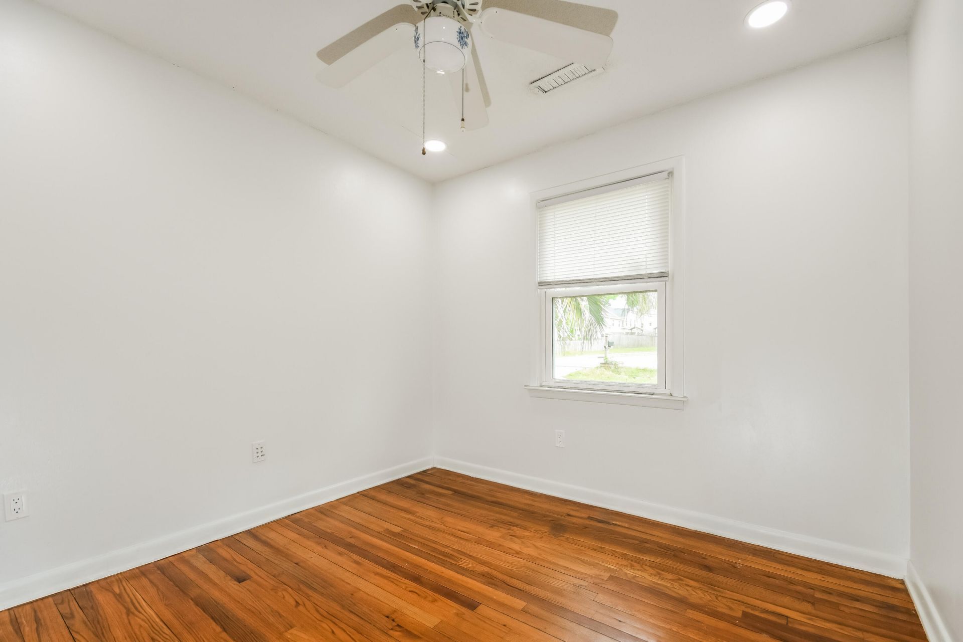 2373 Otranto Road Photo 11