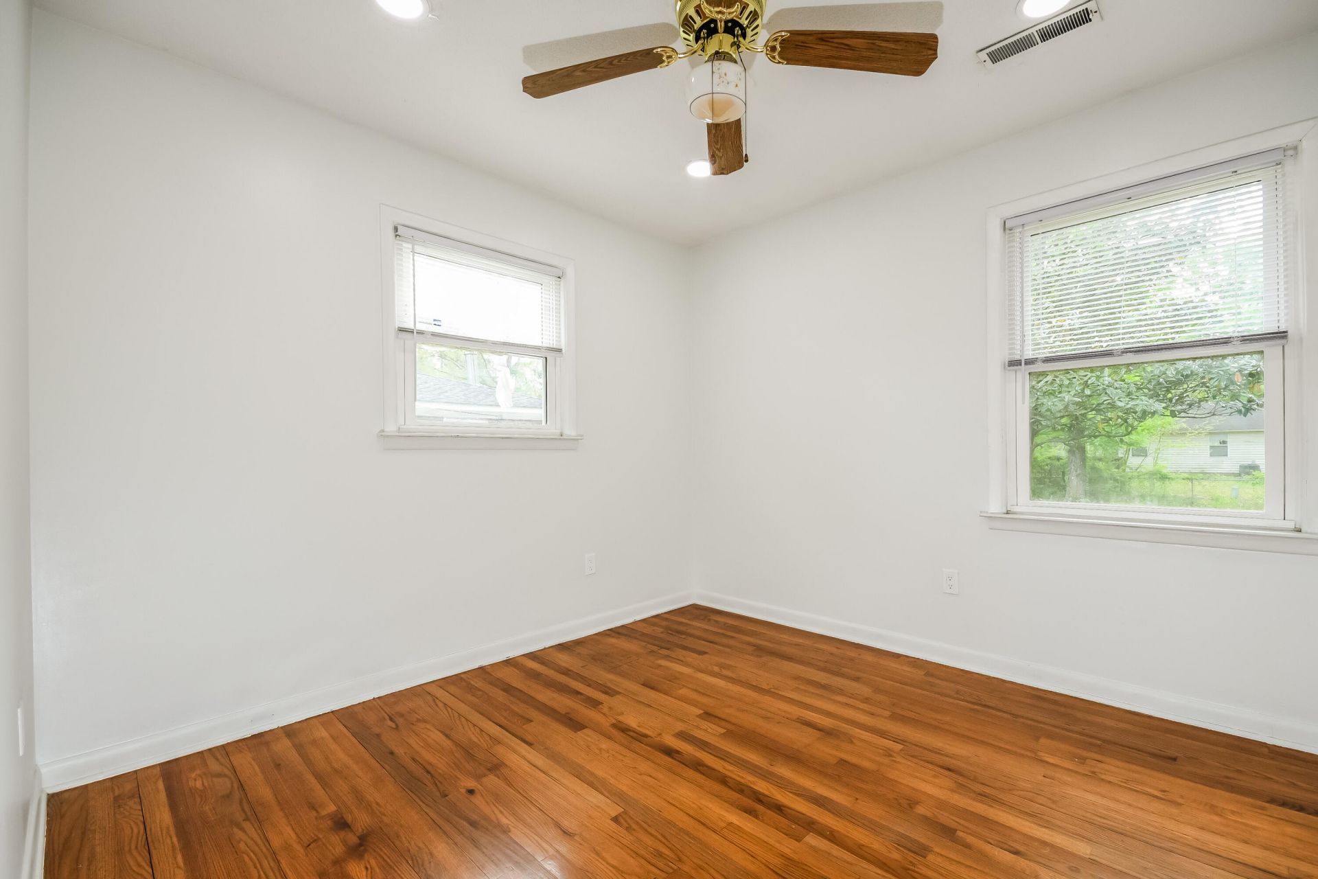 2373 Otranto Road Photo 13