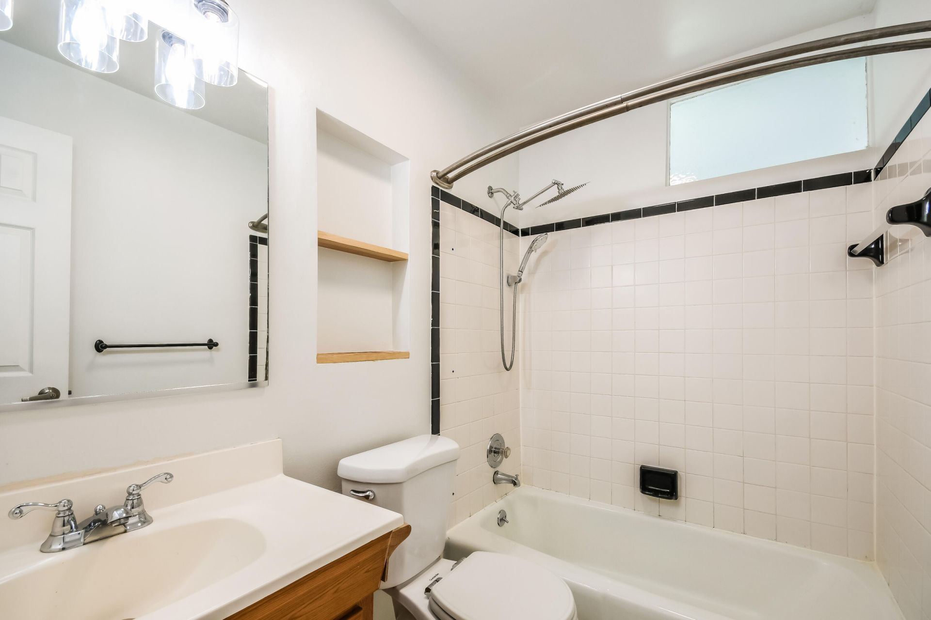 2373 Otranto Road Photo 14