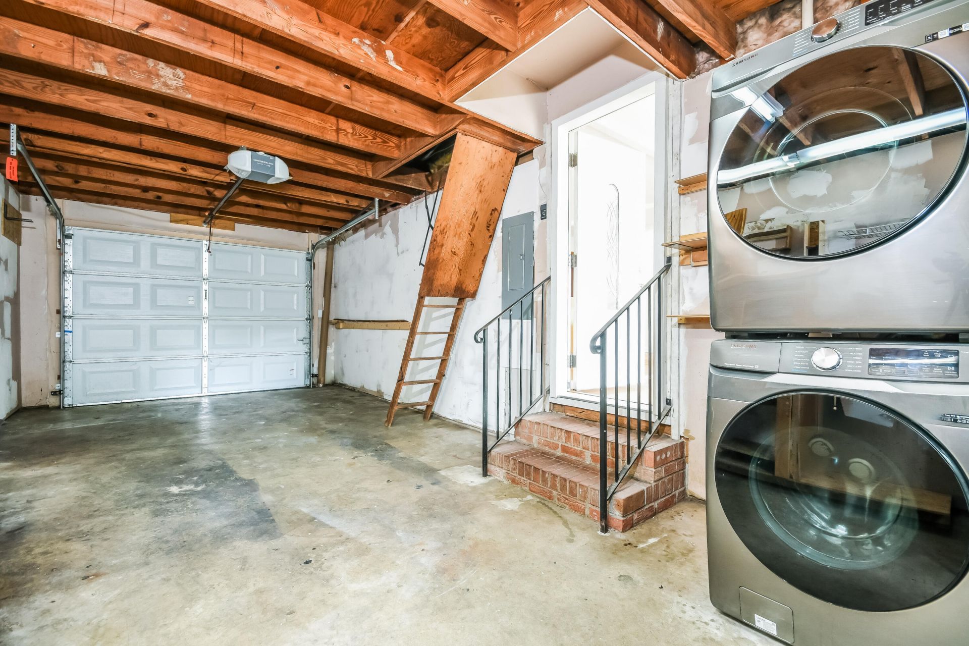 2373 Otranto Road Photo 15