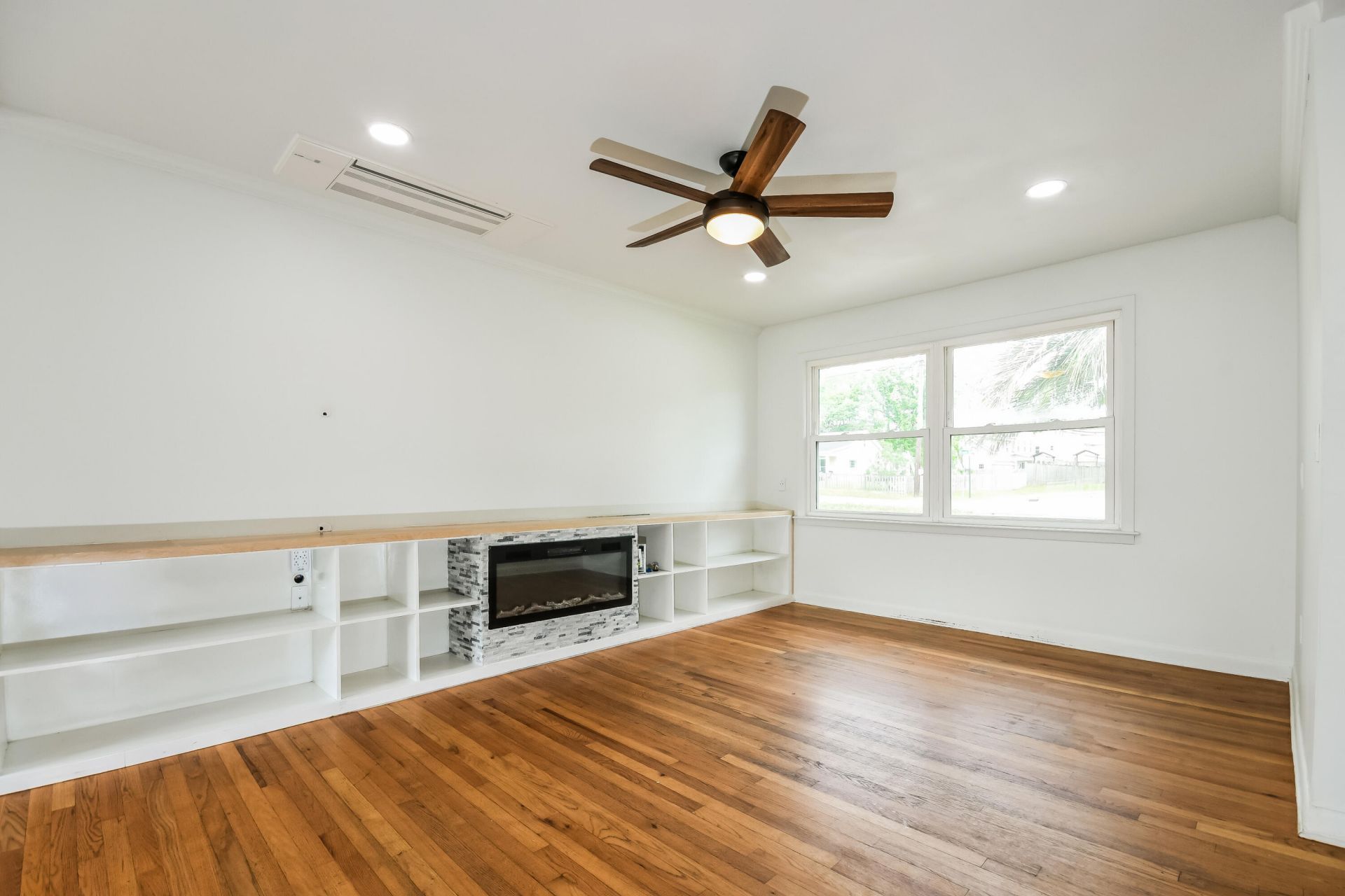 2373 Otranto Road Photo 4