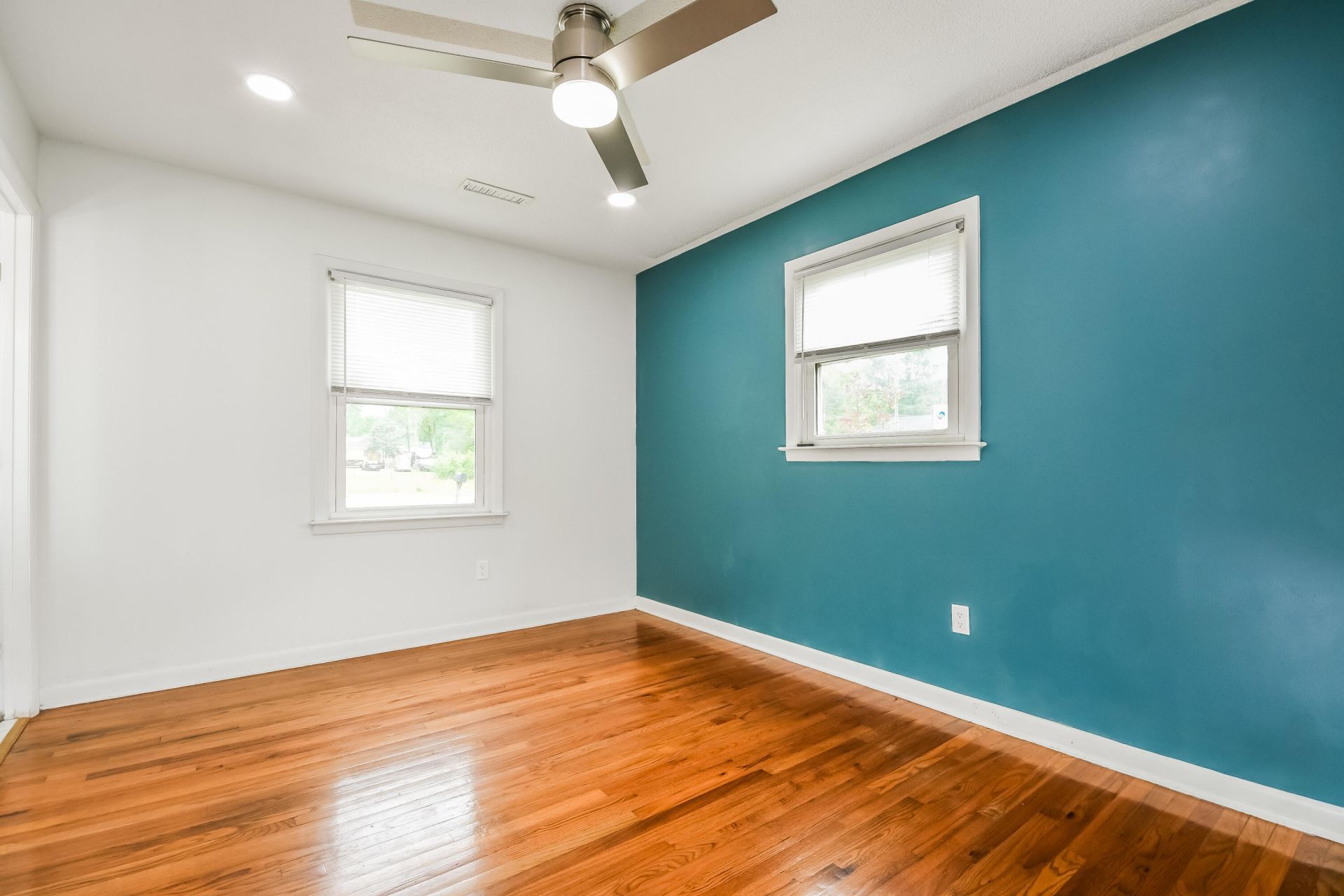 2373 Otranto Road Photo 8