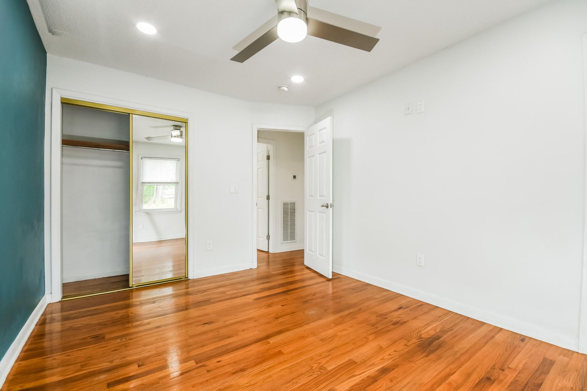 2373 Otranto Road Photo 9