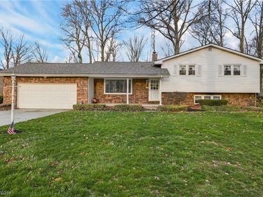 130 Robinwood Drive, New Middletown, OH 44442