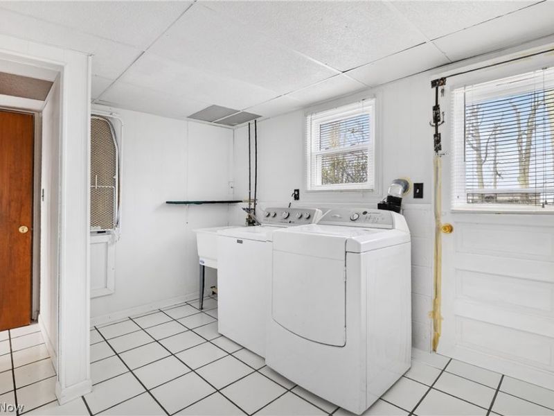 130 Robinwood Drive, New Middletown, OH 44442 Photo 15