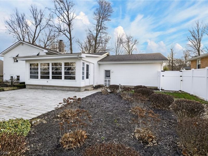 130 Robinwood Drive, New Middletown, OH 44442 Photo 34