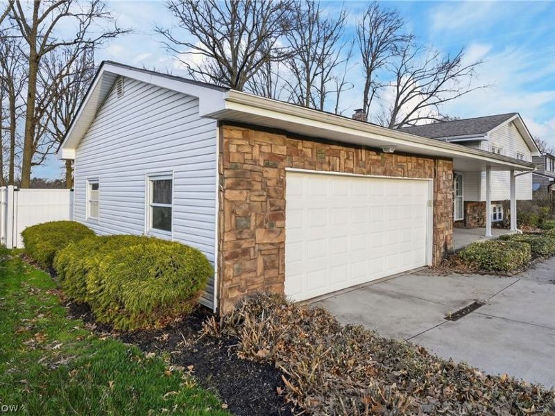 130 Robinwood Drive, New Middletown, OH 44442 Photo 47