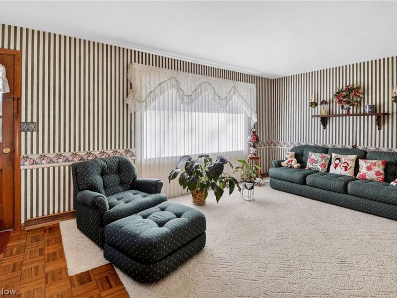 130 Robinwood Drive, New Middletown, OH 44442 Photo 5