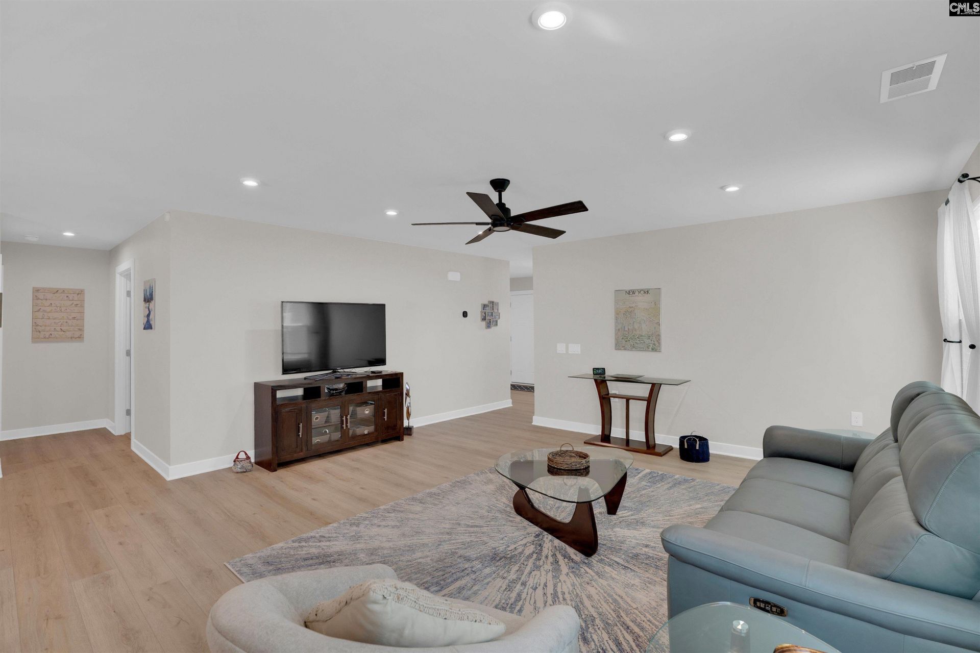 320 Switch Grass Court Photo 4