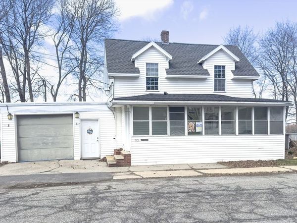 93 Greenwood St, Gardner, MA 01440