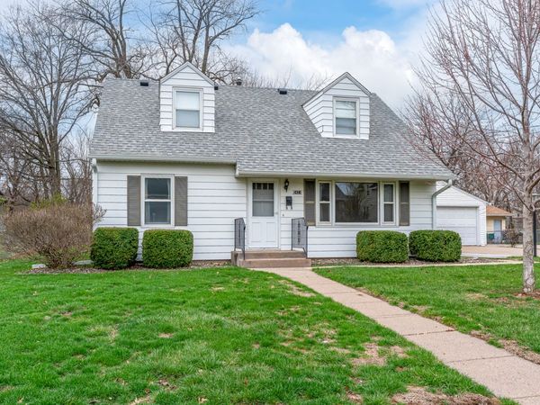 2421 4th Street, Moline, IL 61265