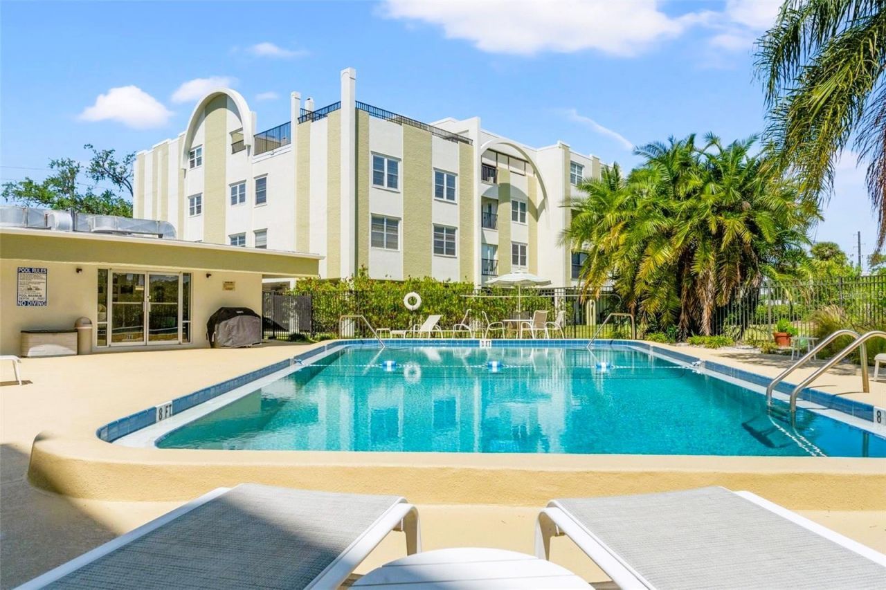4651 1st Street Ne, Unit 306, Saint Petersburg, FL 33702 Photo