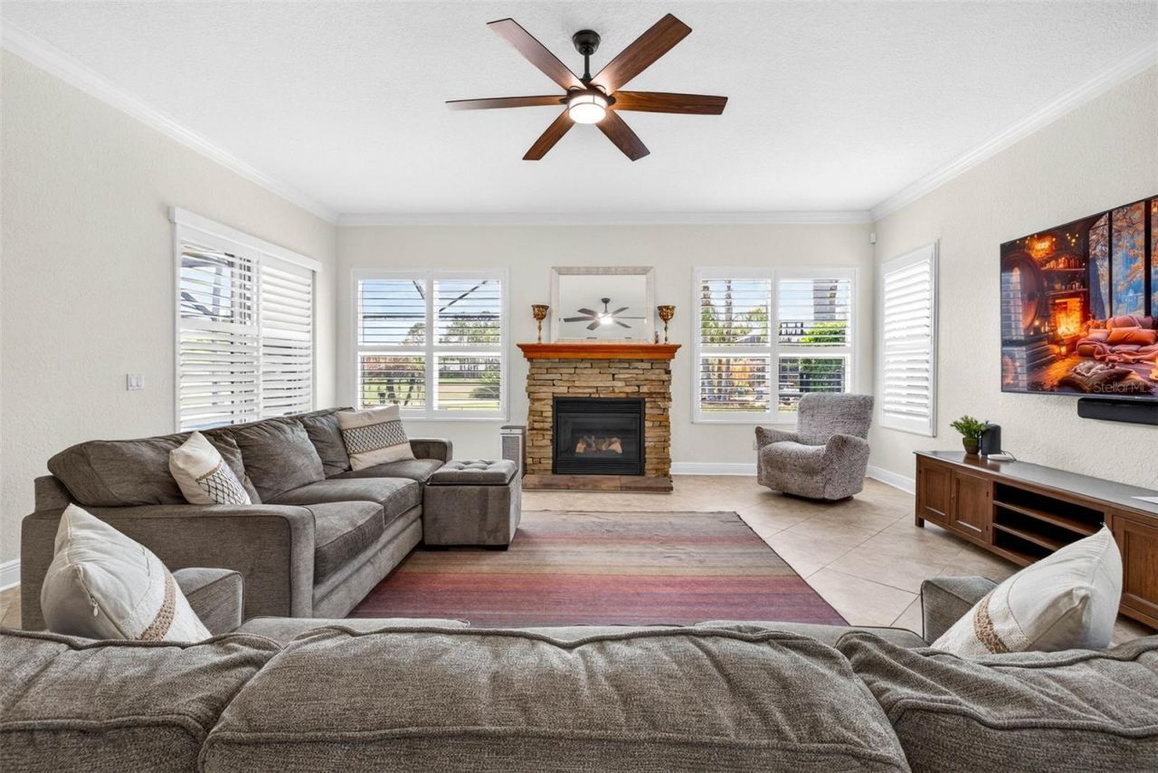 5905 Cherry Oak Drive , Valrico, FL 33596 Photo