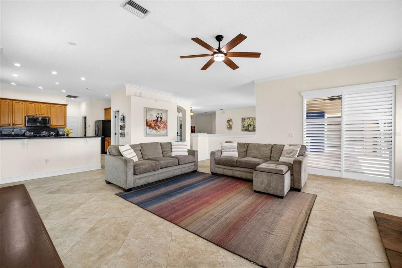 5905 Cherry Oak Drive , Valrico, FL 33596 Photo