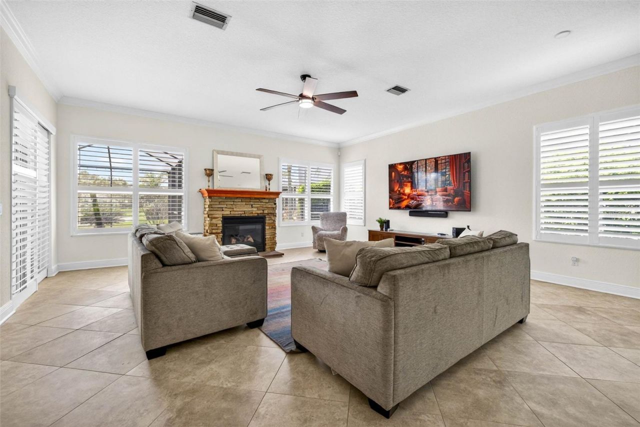 5905 Cherry Oak Drive , Valrico, FL 33596 Photo